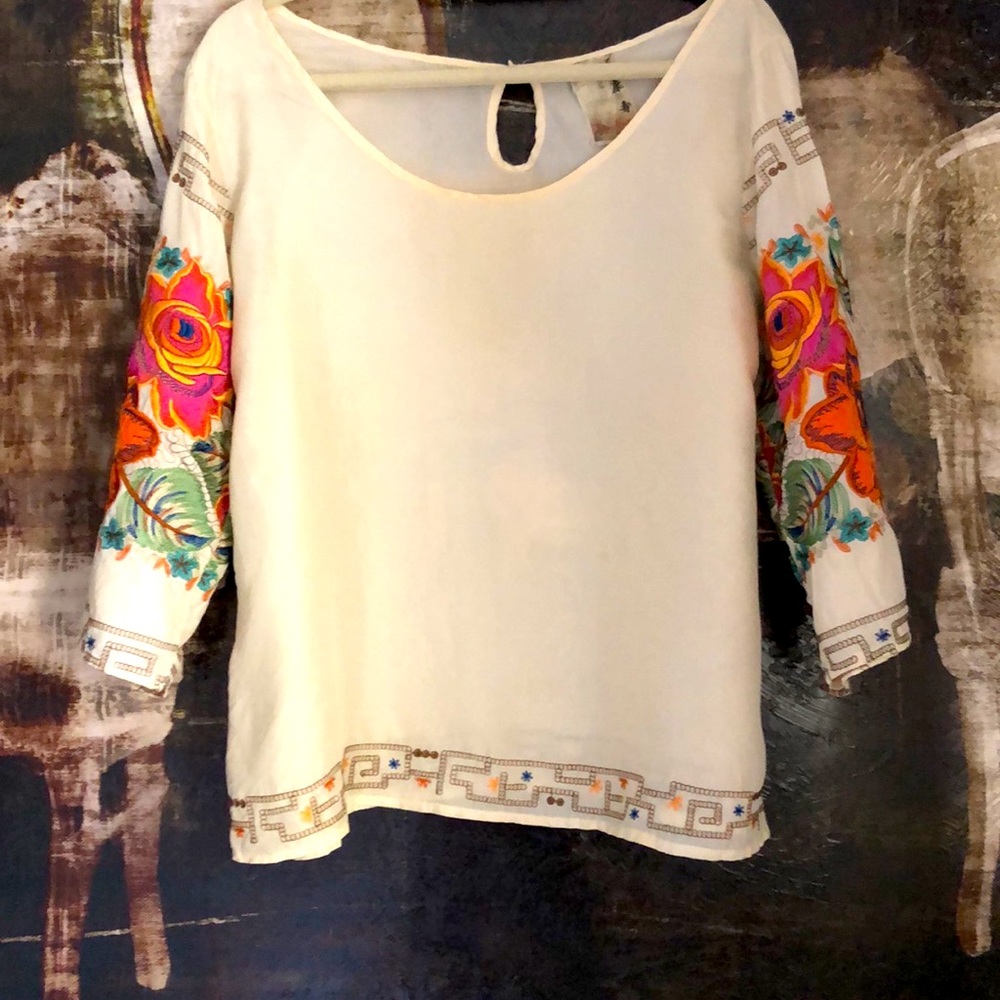 Da Nang silk embroidered blouse.
